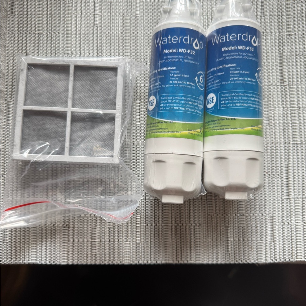 Refrigerator Water Filter Replacement - White for LG and Kenmore refrigerator.